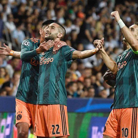 我可以帮你 我可以帮你